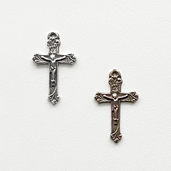 Tiny Crucifix 7/8" - SSCR415
